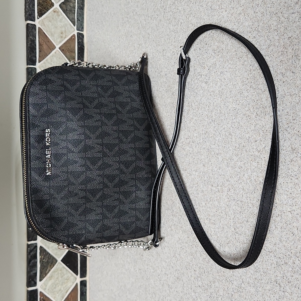 MICHAEL KORS MONOGRAM DOME CROSSBODY